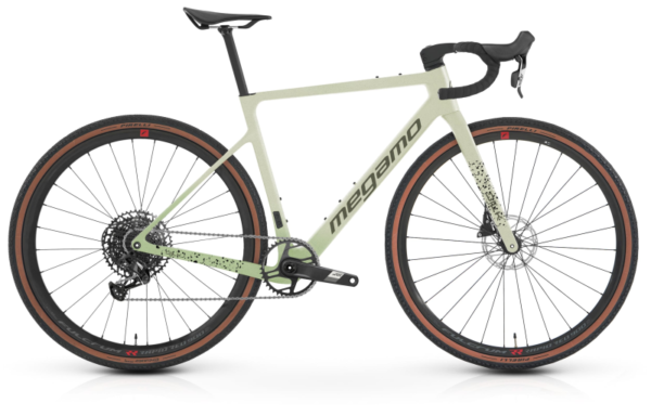 Bicicletta da corsa Megamo con telaio bianco e ruote in carbonio